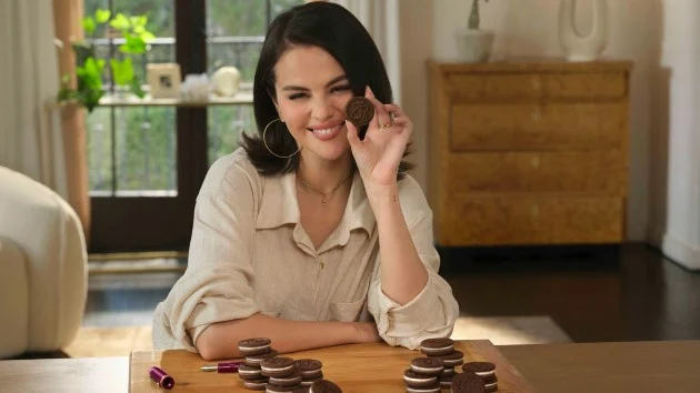 Scan an Oreo, hear a new Selena Gomez song