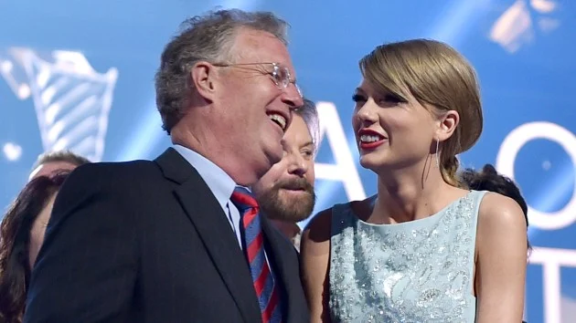 Taylor Swift’s dad recovering from successful heart surgery, source says