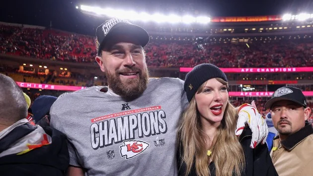 Travis Kelce recounts Taylor Swifts pitch perfect performance at his Tight Ends & Friends event