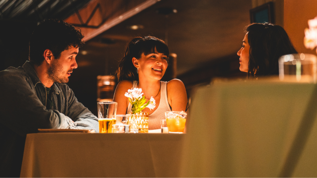 Jonah Hauer-King, Zoey Deutch on their rom-com ‘The Threesome’