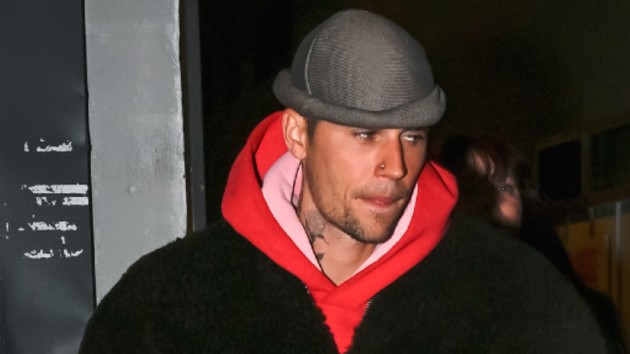 Justin Bieber drinks beer in an empty Scottish pub in ‘Bad Honey’ video