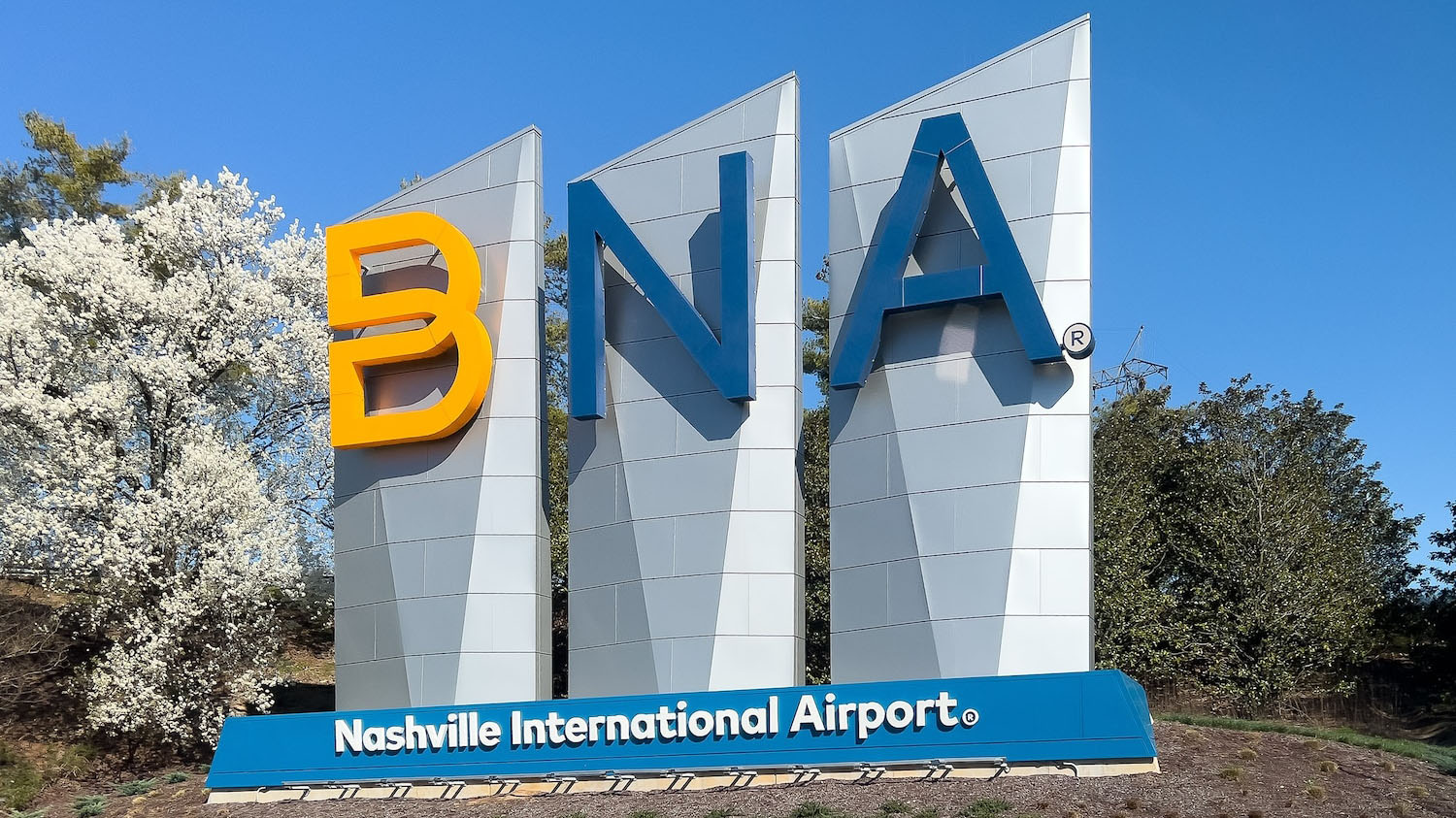 Tennessee Gov. Bill Lee proposes renaming Nashville airport after Dolly Parton